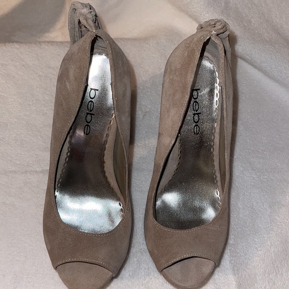 NWOT - BEBE PLATFORM PEEP TOR FRINGE HEELS SZ 6.5 - Picture 2 of 9